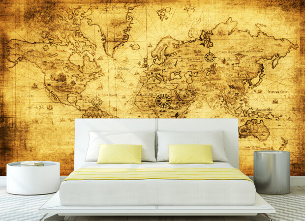 Желтая старая карта