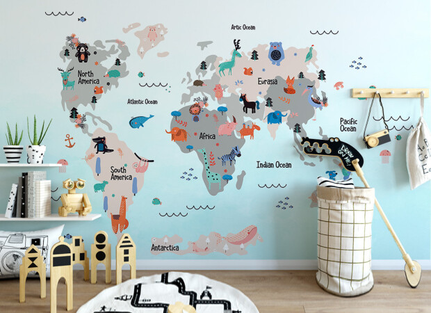 Голубая карта мира с животными