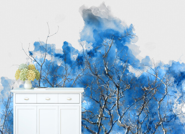 Деревья в синих облаках