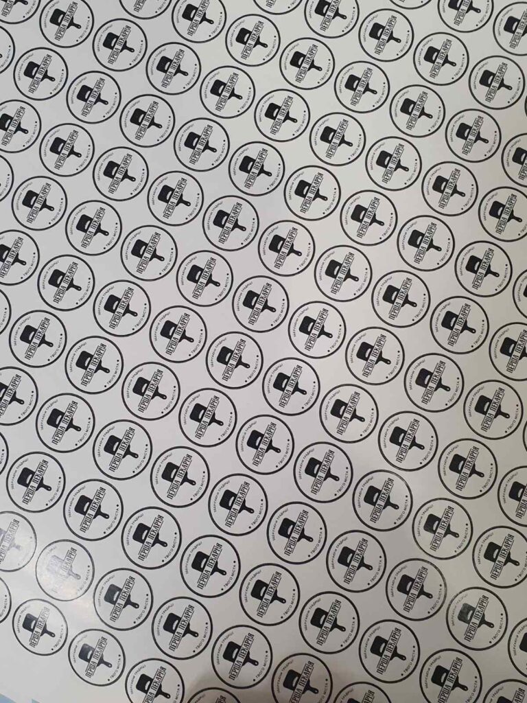 Круглі наклейки