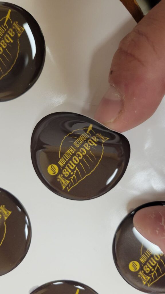 Объемные наклейки, шильды