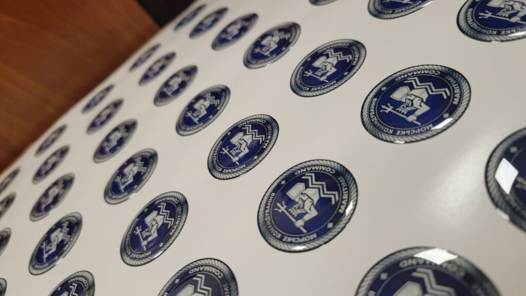 Объемные наклейки, шильды