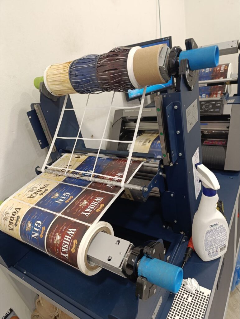 Печать рулонных наклеек в Одессе